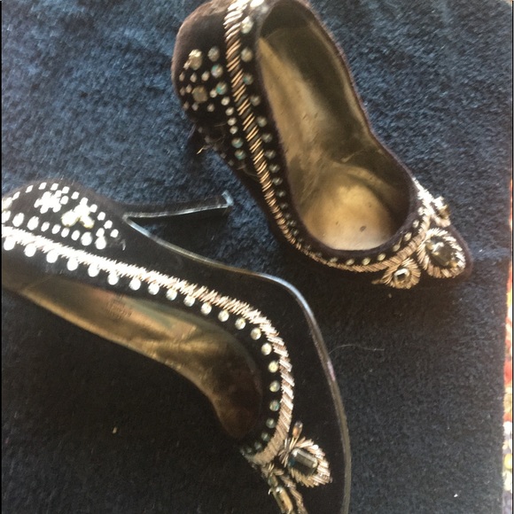 Shoes - Picture 1 of 1